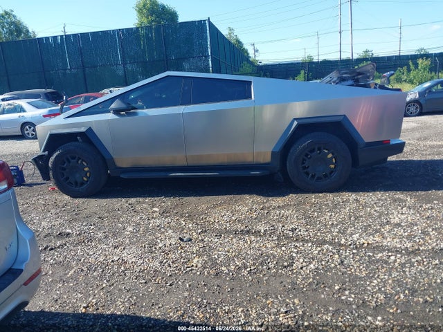 7G2CEHED5SA071427 Tesla Cybertruck All-wheel Drive