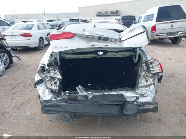 KIA FORTE LX 2016 KNAFK4A6XG5608715 Image 17