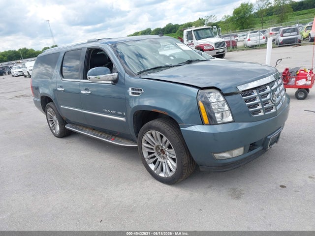 2008 Cadillac Escalade Esv Standard მანქანა იყიდება აუქციონზე, vin: 1GYFK66898R241657, აუქციონის ნომერი: 45432631