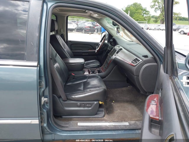 Продажа на аукционе авто 2008 Cadillac Escalade Esv Standard, vin: 1GYFK66898R241657, номер лота: 45432631