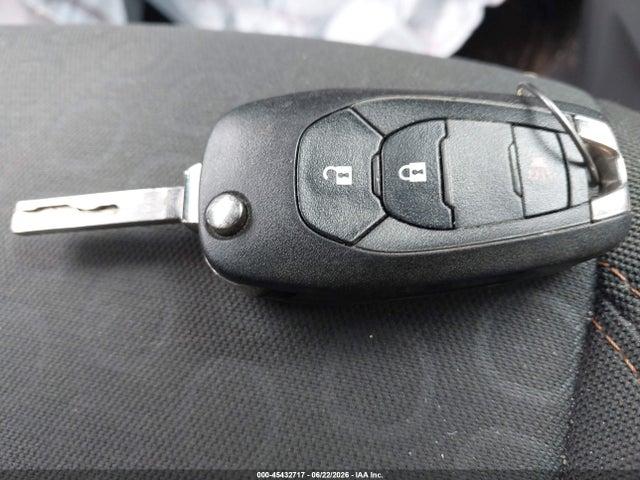 KL7CJKSB2MB301672 Chevrolet Trax Fwd Ls