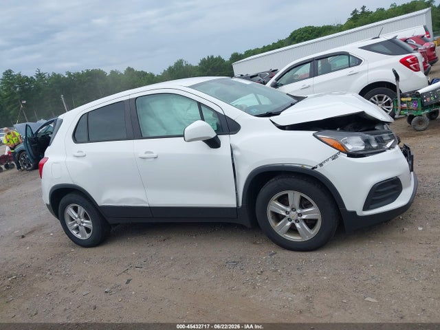 KL7CJKSB2MB301672 Chevrolet Trax Fwd Ls