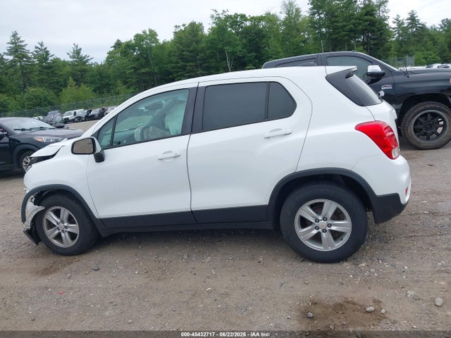 KL7CJKSB2MB301672 Chevrolet Trax Fwd Ls