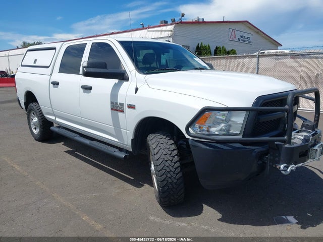 RAM 3500 Tradesman 4x4 6'4 Box 2018 3C63R3CT0JG410084 головне зображення
