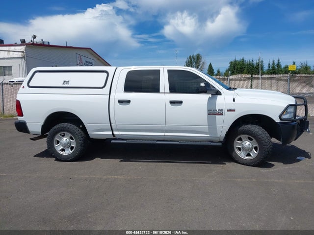 3C63R3CT0JG410084 RAM 3500 Tradesman 4x4 6&#039;4 Box