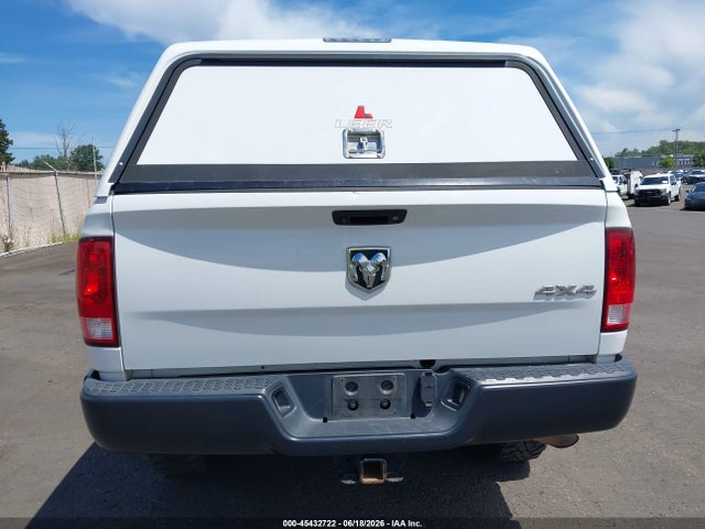 3C63R3CT0JG410084 RAM 3500 Tradesman 4x4 6&#039;4 Box