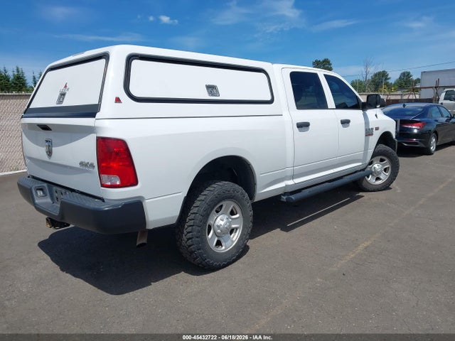 3C63R3CT0JG410084 RAM 3500 Tradesman 4x4 6&#039;4 Box
