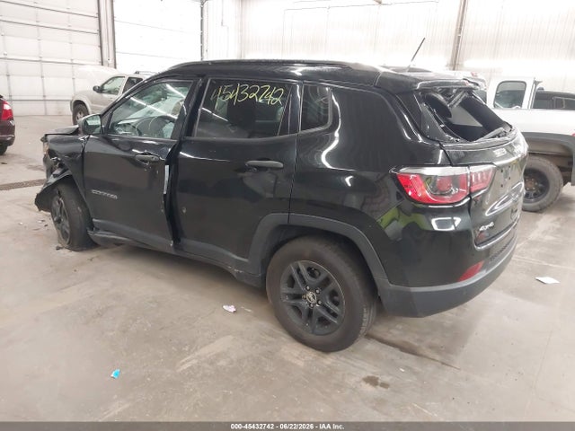 45432742 :رقم المزاد ، 3C4NJDAB2HT642762 vin ، 2017 Jeep New Compass Sport 4x4 مزاد بيع