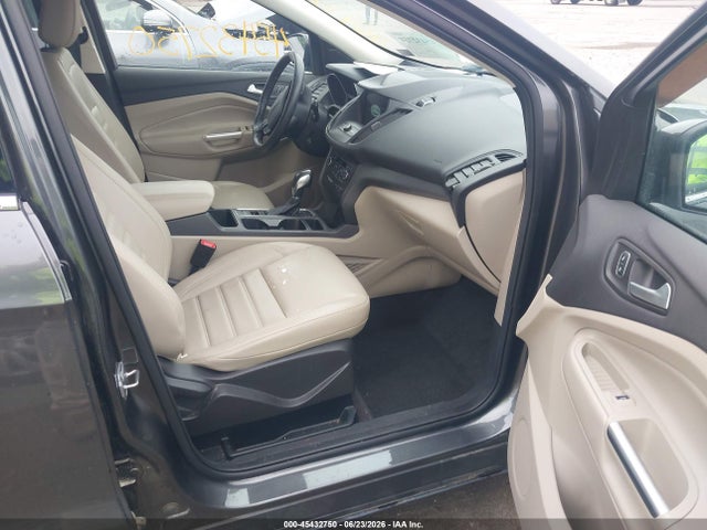 1FMCU0HD9KUA88322 Ford ESCAPE SEL