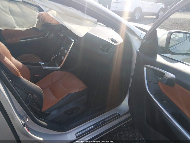 Продажа на аукционе авто 2016 Volvo S60 T5 Drive-e Premier, vin: YV126MFK8G2408780, номер лота: 45432828
