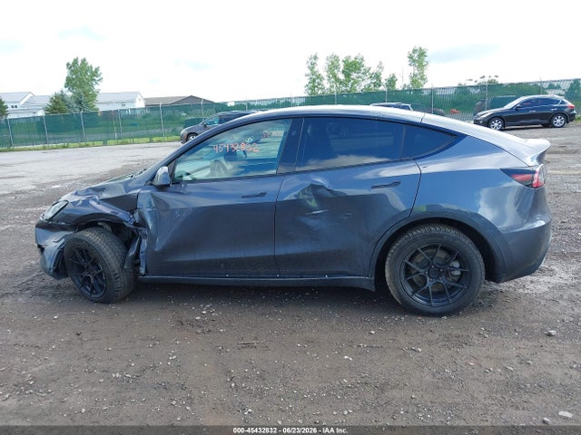 Продажа на аукционе авто 2023 Tesla Model Y Awd/long Range Dual Motor All-wheel Drive, vin: 7SAYGDEE1PF842581, номер лота: 45432832