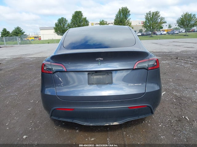 Продажа на аукционе авто 2023 Tesla Model Y Awd/long Range Dual Motor All-wheel Drive, vin: 7SAYGDEE1PF842581, номер лота: 45432832
