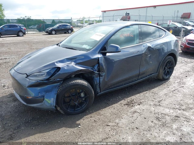 Продажа на аукционе авто 2023 Tesla Model Y Awd/long Range Dual Motor All-wheel Drive, vin: 7SAYGDEE1PF842581, номер лота: 45432832