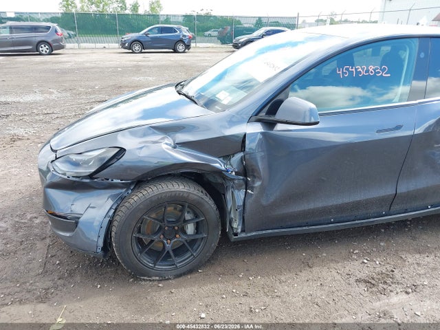 Продажа на аукционе авто 2023 Tesla Model Y Awd/long Range Dual Motor All-wheel Drive, vin: 7SAYGDEE1PF842581, номер лота: 45432832