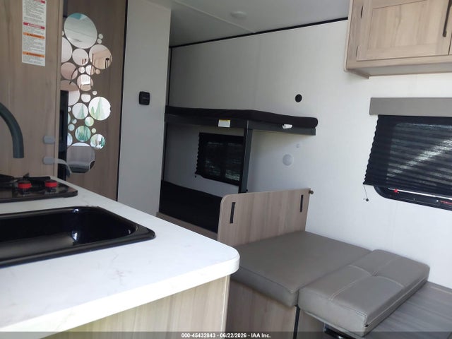 Keystone Coleman 2025 4YDTCMG19SM946018 Image 8