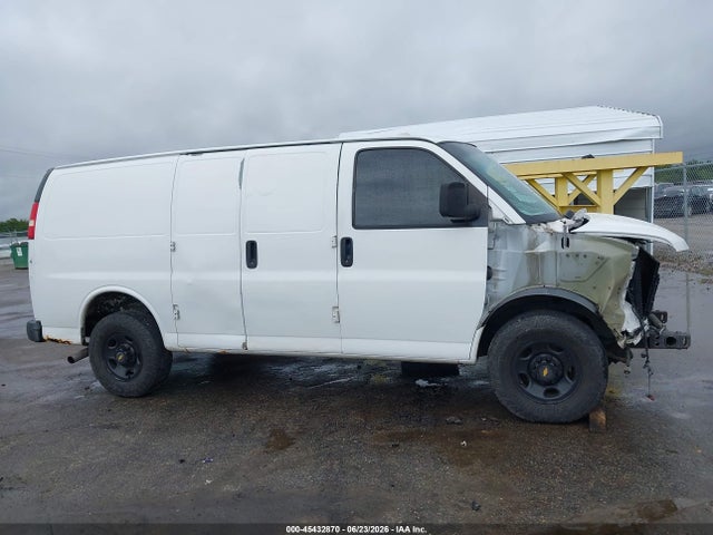 45432870 :رقم المزاد ، 1GCWGFCA8B1174828 vin ، 2011 Chevrolet Express 2500 Work Van مزاد بيع