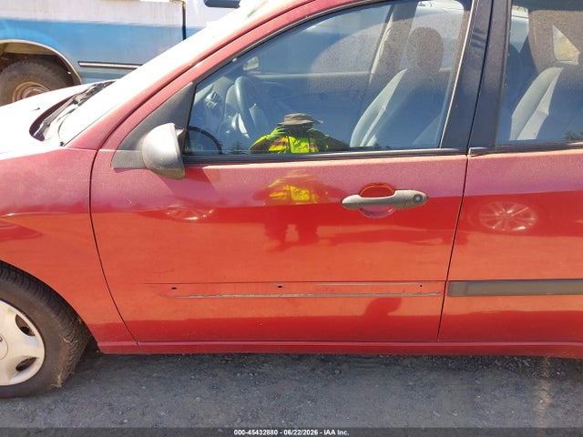 45432880 :رقم المزاد ، 1FAFP33P41W151220 vin ، 2001 Ford Focus Lx مزاد بيع
