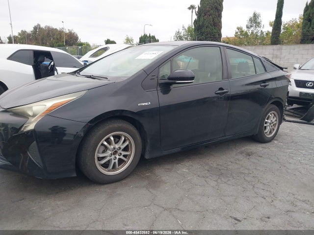 Toyota Prius Three 2017 JTDKARFU3H3047649 Image 2