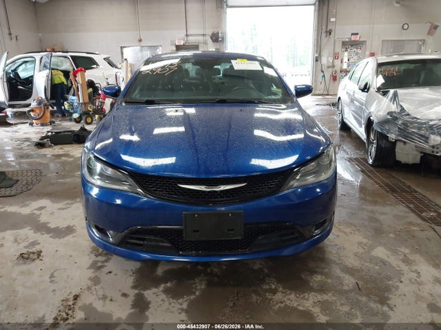 2015 Chrysler 200 S მანქანა იყიდება აუქციონზე, vin: 1C3CCCBG8FN528658, აუქციონის ნომერი: 45432907