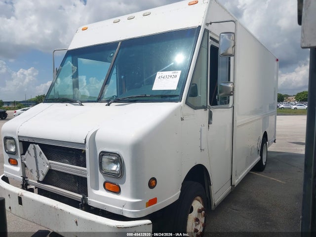 Aukcja sprzedaży 2000 Freightliner Chassis M Line Walk-in Van, vin: 4UZA4FA48YCG41533, numer aukcji: 45432920