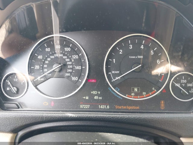 2015 Bmw 320i მანქანა იყიდება აუქციონზე, vin: WBA3B1G5XFNT05769, აუქციონის ნომერი: 45432934
