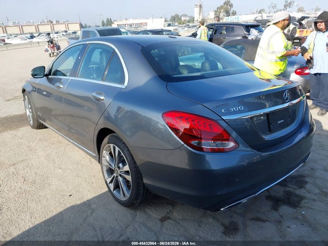 Mercedes-Benz C 300 2018 55SWF4JBXJU280950 Image 3