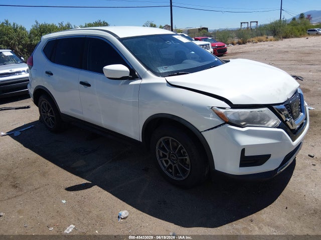 2017 KNMAT2MT1HP608303 main image