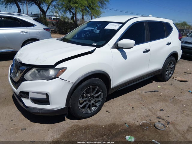 Nissan ROGUE S 2017 KNMAT2MT1HP608303 Image 2