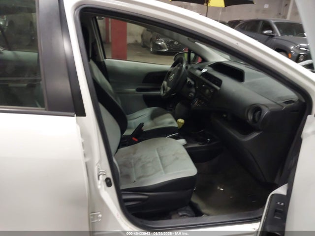 2013 Toyota Prius C One მანქანა იყიდება აუქციონზე, vin: JTDKDTB35D1535167, აუქციონის ნომერი: 45433043