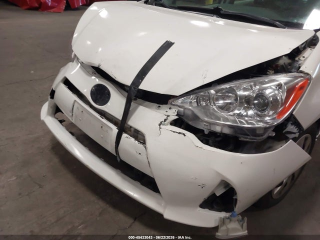 2013 Toyota Prius C One მანქანა იყიდება აუქციონზე, vin: JTDKDTB35D1535167, აუქციონის ნომერი: 45433043