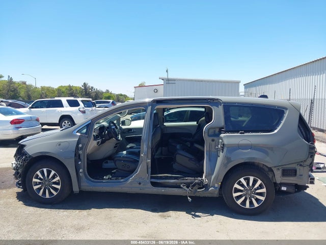 Chrysler Pacifica Hybrid Touring L 2023 2C4RC1L74PR618287 Image 15
