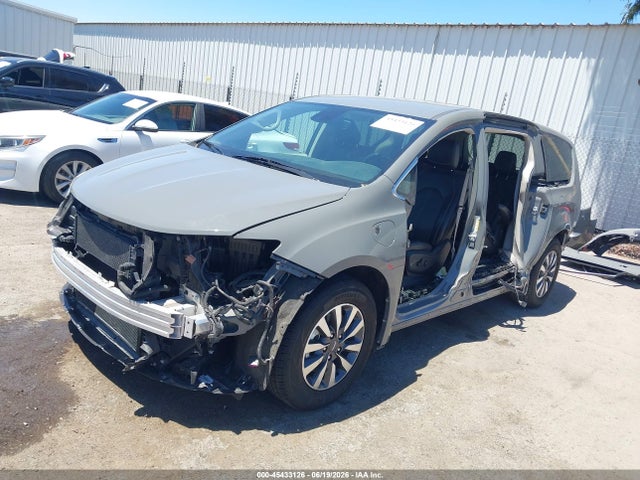 Chrysler Pacifica Hybrid Touring L 2023 2C4RC1L74PR618287 Image 2