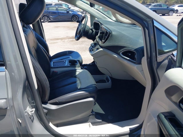 Chrysler Pacifica Hybrid Touring L 2023 2C4RC1L74PR618287 Image 5