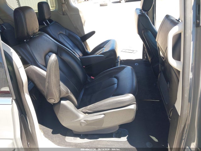 Chrysler Pacifica Hybrid Touring L 2023 2C4RC1L74PR618287 Image 8