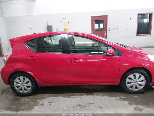 Toyota Prius C Two 2014 JTDKDTB30E1571544 Image 13