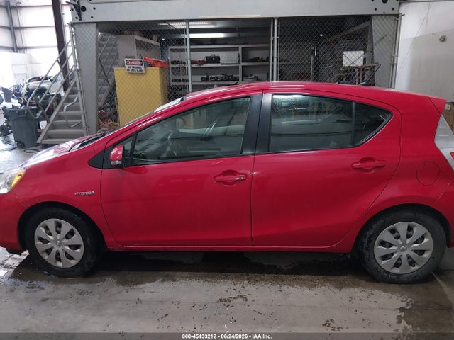 Toyota Prius C Two 2014 JTDKDTB30E1571544 Image 14
