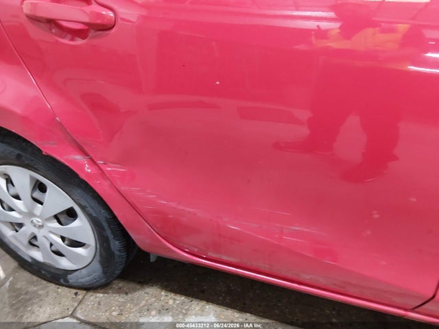 Toyota Prius C Two 2014 JTDKDTB30E1571544 Image 6