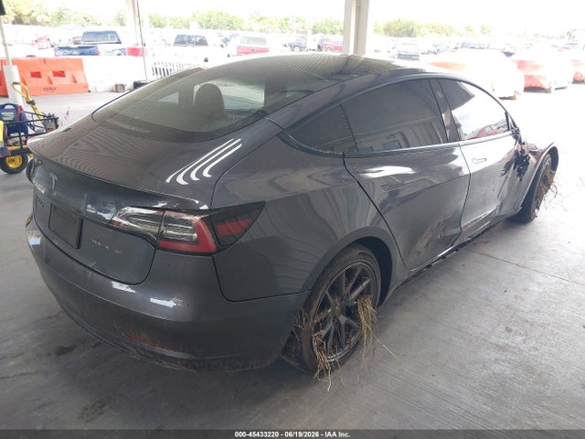 Tesla Model 3 Standard Range Plus Rear-wheel Drive 2021 5YJ3E1EA8MF045443 Image 4