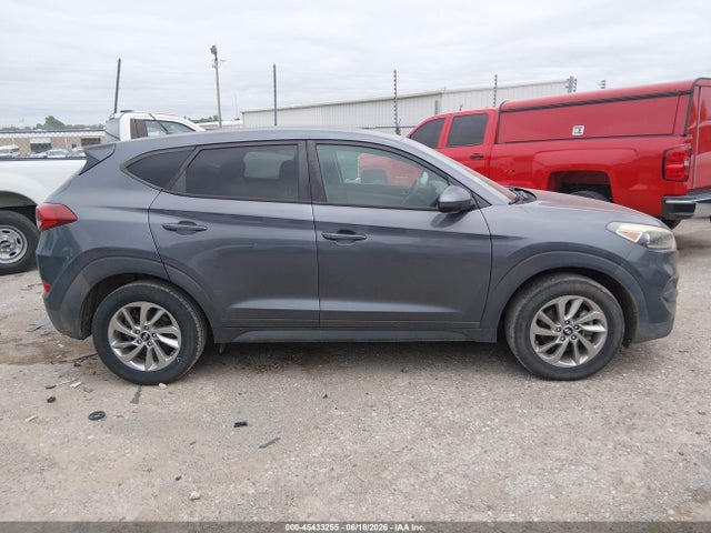 Hyundai TUCSON SE 2018 KM8J23A42JU673752 Image 16