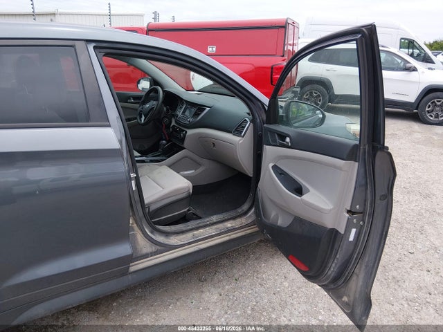Hyundai TUCSON SE 2018 KM8J23A42JU673752 Image 5