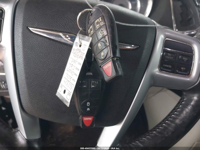 2014 Chrysler Town & Country Touring მანქანა იყიდება აუქციონზე, vin: 2C4RC1BG5ER124566, აუქციონის ნომერი: 45433360