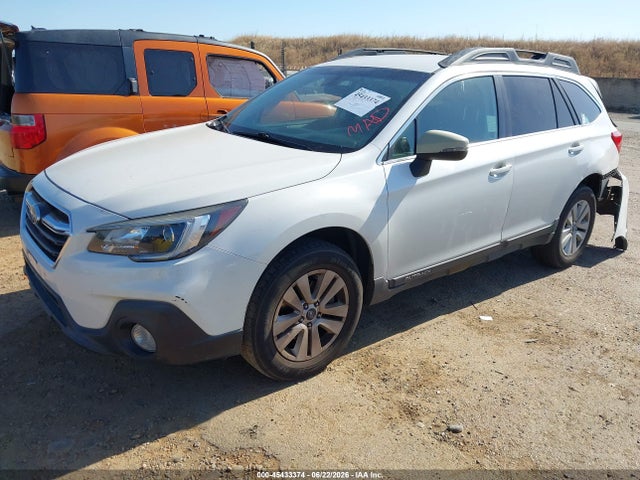 Subaru Outback 2.5i Premium 2018 4S4BSAFCXJ3331819 Image 2