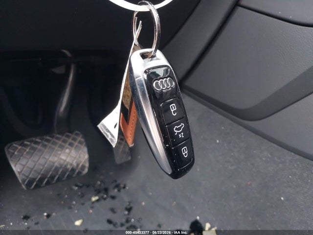 Продажа на аукционе авто 2025 Audi Q8 Premium Plus 55 Tfsi Quattro, vin: WA1EVBF1XSD008342, номер лота: 45433377