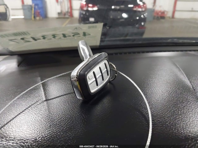 45433427 :رقم المزاد ، 2C4RC1BG1HR763502 vin ، 2017 Chrysler Pacifica Touring-l مزاد بيع