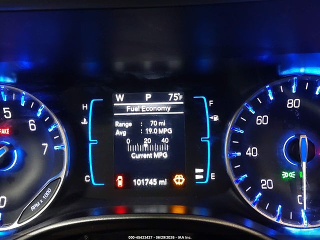 45433427 :رقم المزاد ، 2C4RC1BG1HR763502 vin ، 2017 Chrysler Pacifica Touring-l مزاد بيع