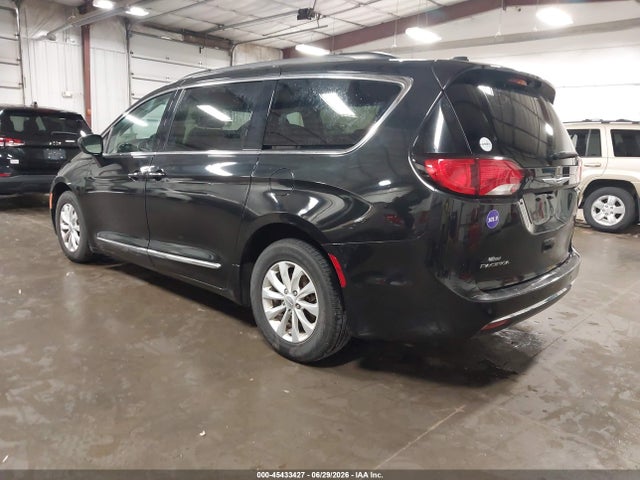 45433427 :رقم المزاد ، 2C4RC1BG1HR763502 vin ، 2017 Chrysler Pacifica Touring-l مزاد بيع