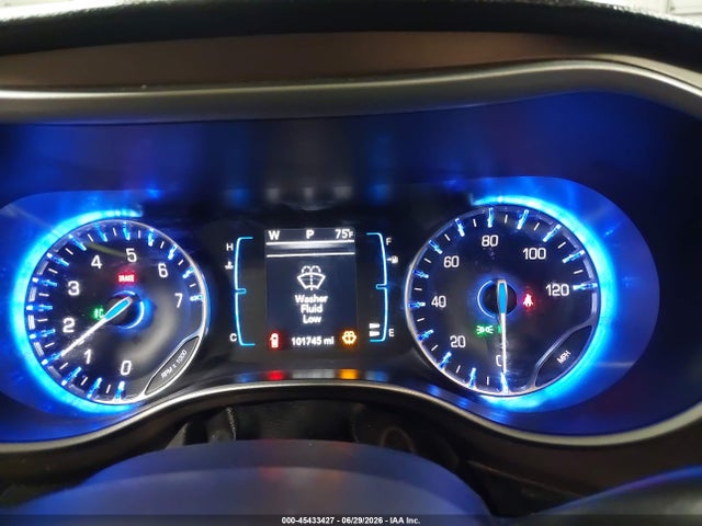 45433427 :رقم المزاد ، 2C4RC1BG1HR763502 vin ، 2017 Chrysler Pacifica Touring-l مزاد بيع
