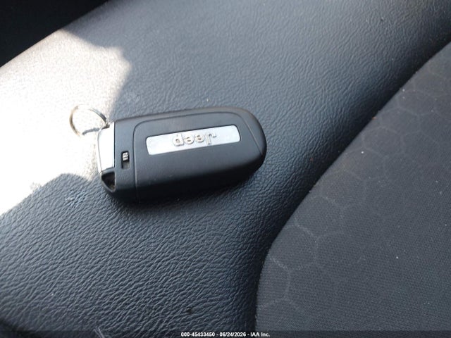 2019 Jeep Compass Latitude 4x4 მანქანა იყიდება აუქციონზე, vin: 3C4NJDBB9KT696257, აუქციონის ნომერი: 45433450