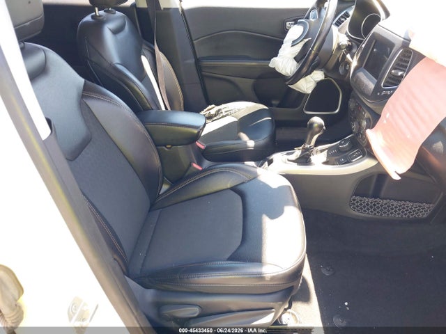 2019 Jeep Compass Latitude 4x4 მანქანა იყიდება აუქციონზე, vin: 3C4NJDBB9KT696257, აუქციონის ნომერი: 45433450