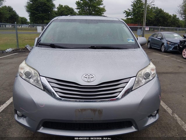 5TDYK3DC2GS741051 Toyota Sienna Xle 8 Passenger
